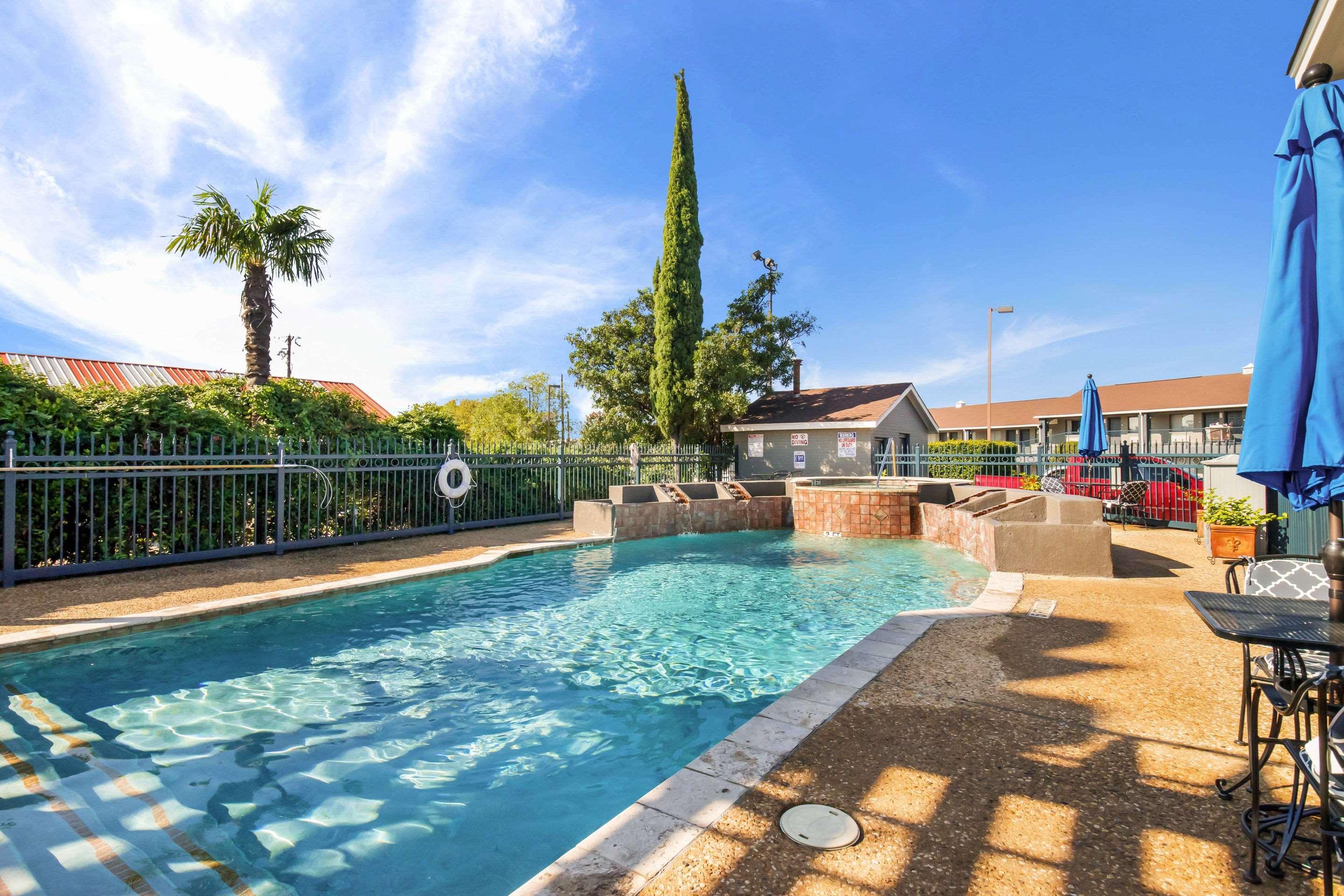 Quality Inn Near Lake ماربل فولز المظهر الخارجي الصورة