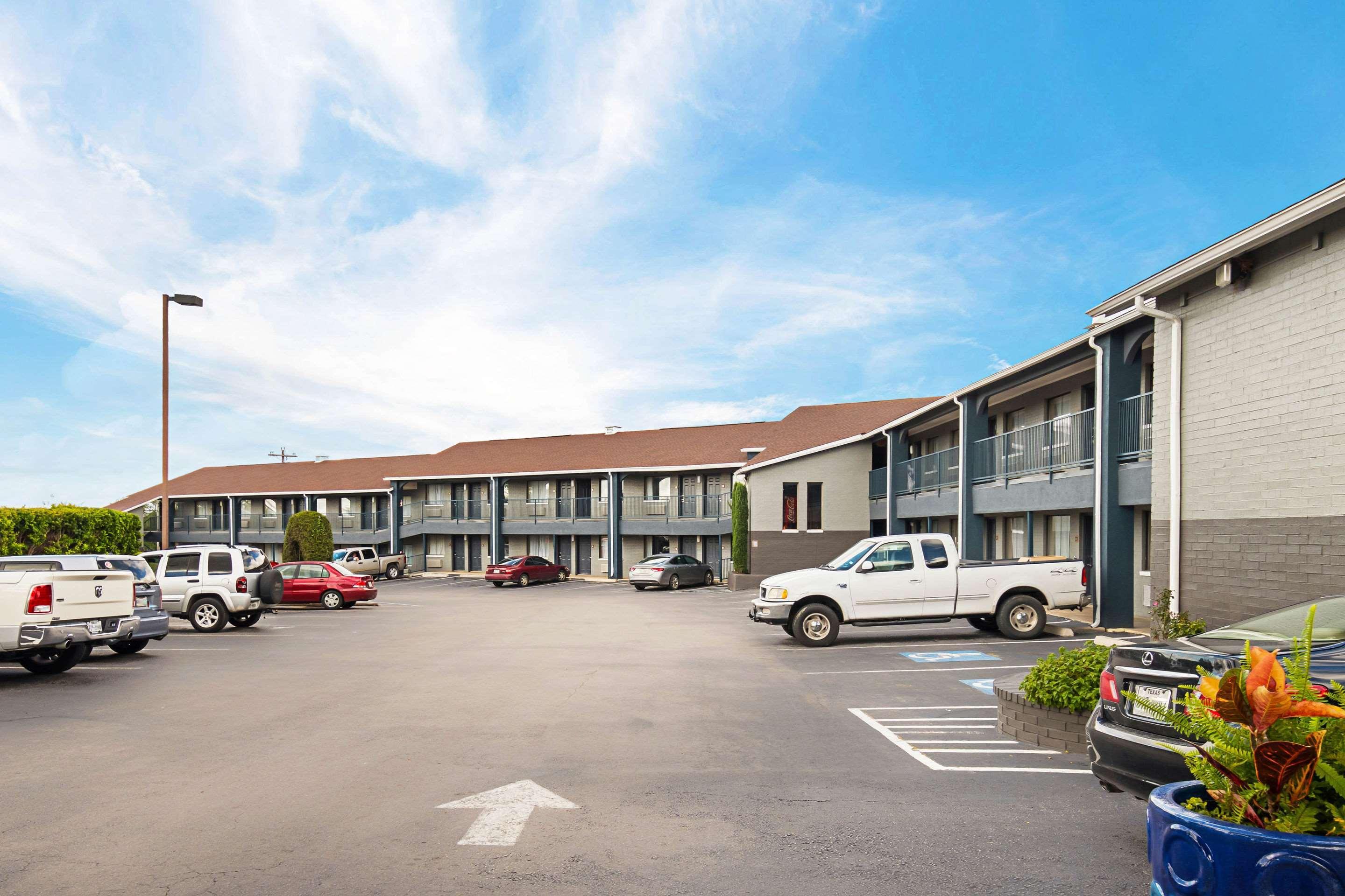 Quality Inn Near Lake ماربل فولز المظهر الخارجي الصورة